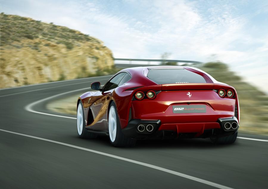 Ferrari 812 Superfast 2017 года  (фото 4 из 91)